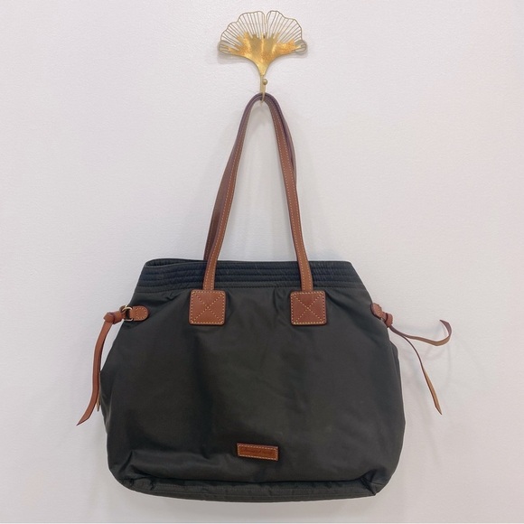 Dooney & Bourke large Nylon shoulder tote with brown leather handles & details - Picture 1 of 7